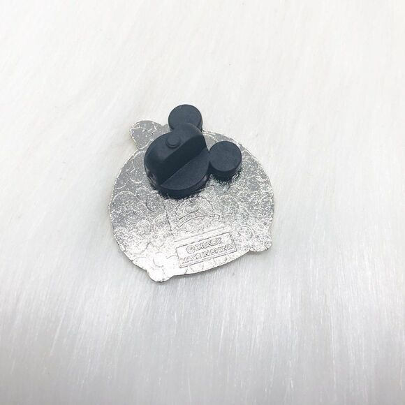 🔮 5/$25 Disney Daisy Duck Tsum Tsum Pin - Picture 3 of 3